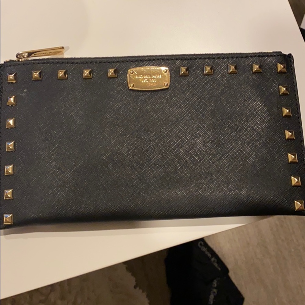 Michael kors wristlet